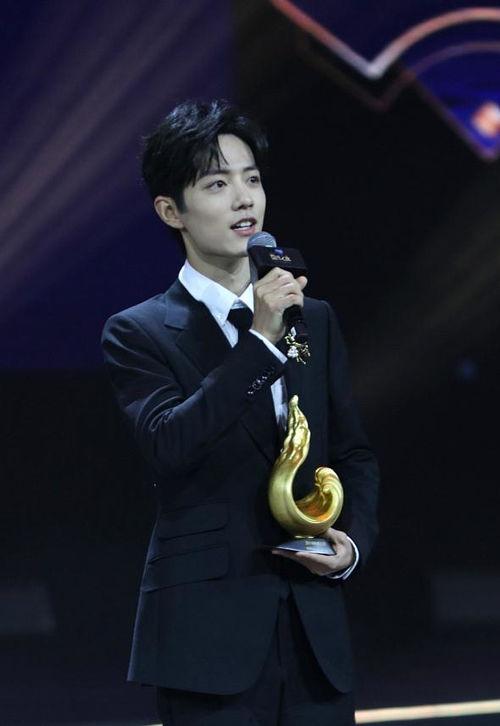 9条娱乐圈最新爆料,明星动向大揭秘，热点事件盘点！